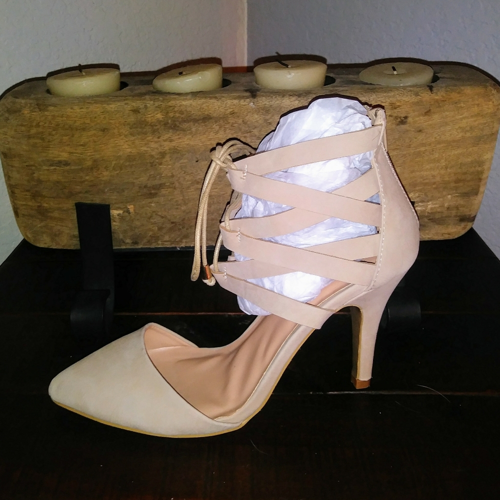🔥NWT-Glaze multi strap heel-7.5👠